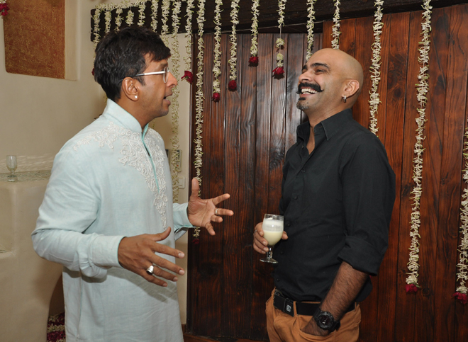 Jaaved Makes Raghu cry with laughter