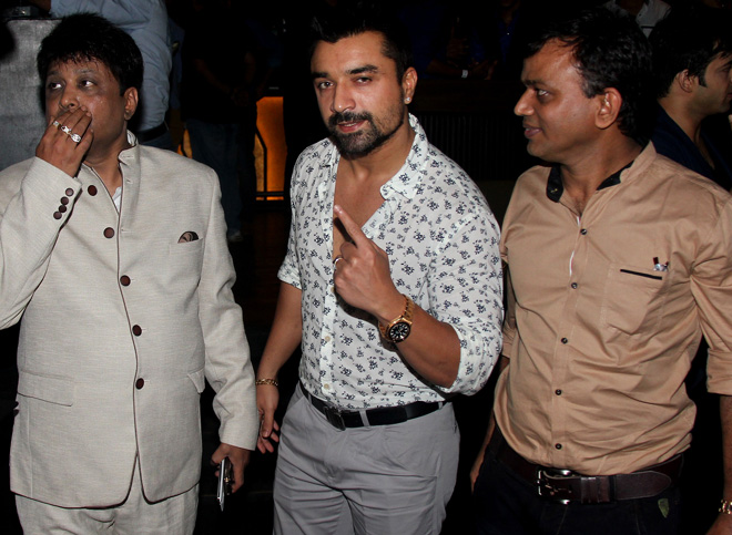 Manik Soni, Aijaz Khan and Mehmood Ali of Pen N Camera
