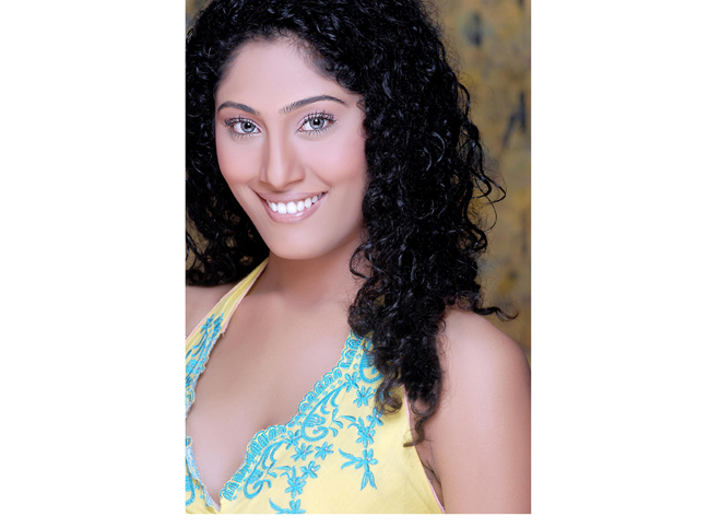 GR8 TV Magazine TV Actresses The Crackers They Resemble 