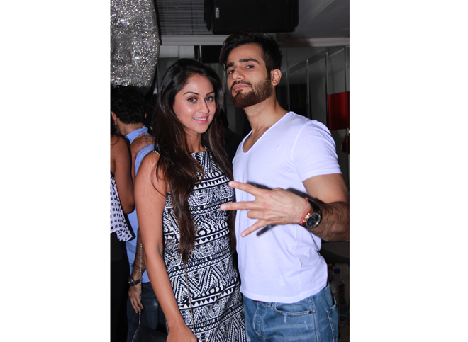 Team Mumbai Warrior\\\'s surprise bash for Nikul Bangari!