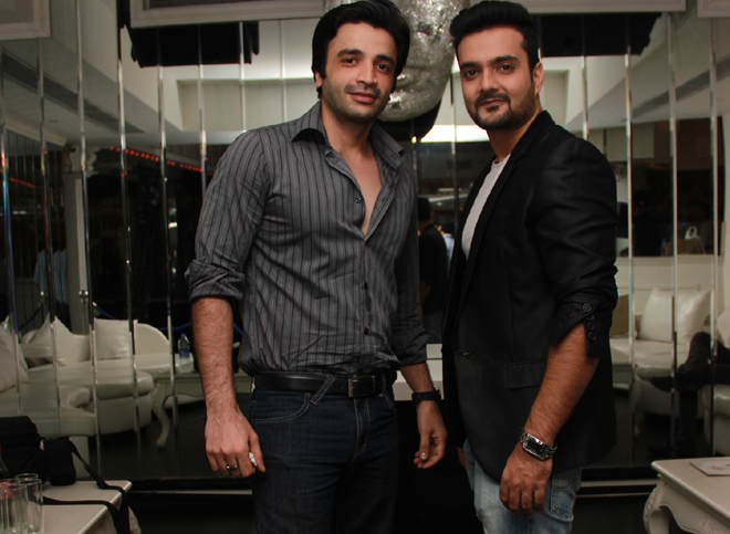 Team Mumbai Warrior\\\'s surprise bash for Nikul Bangari!