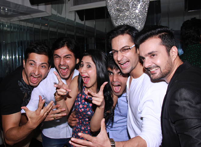 Team Mumbai Warrior\\\'s surprise bash for Nikul Bangari!