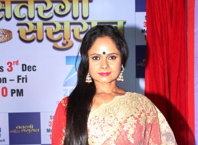 satrangi sasural cast name