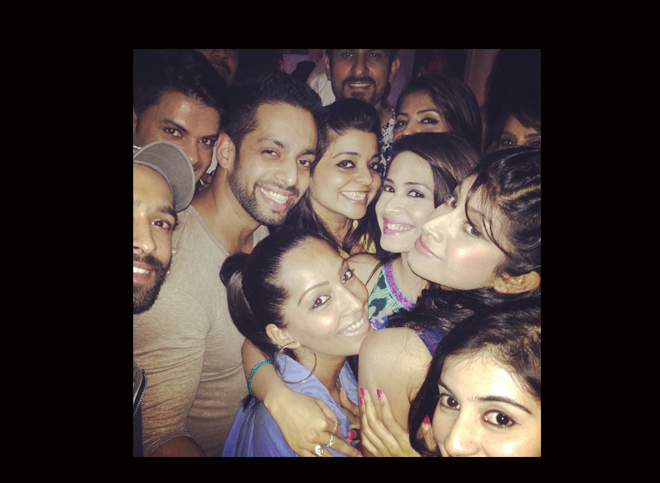 Kolkata Babu Moshayes rocking get together!
